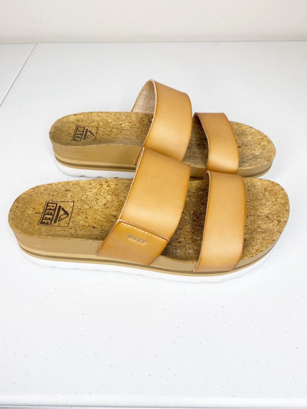 Reef Cushion Vista Hi Platform Slides in Natural Size 6